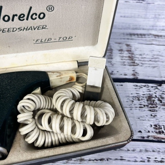 Norelco Speedshaver Flip-Top Vintage Green Electric Shaver Razor w Case - Picture 4 of 15